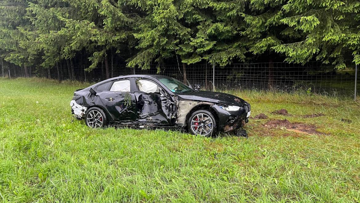 Schwerer Verkehrsunfall auf der A995